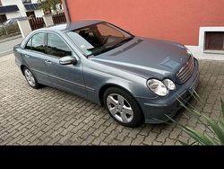 Gebraucht 2005 Mercedes C220 Elegance Limousine | 2.999 € (Etwas zu teuer)