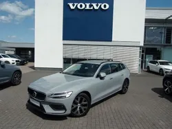 Grau Gebraucht 2023 Volvo V60 Core Kombi | 29.900 € (Guter Preis)