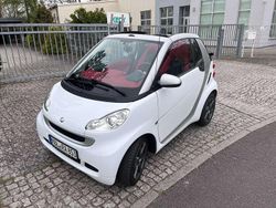 Weiß Gebraucht 2011 Smart ForTwo Cabrio Cabrio | 9.999 €