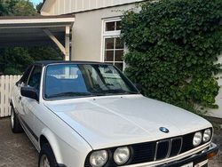 Weiß Gebraucht 1987 BMW 316 Cabrio | 9.900 €