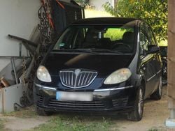 Schwarz Gebraucht 2010 Lancia Musa Van / Kleinbus | 2.200 €