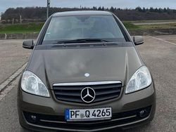 Braun Gebraucht 2009 Mercedes A180 Van / Kleinbus | 1.900 € (Fairer Preis)
