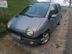 Blau Gebraucht 2002 Renault Twingo Kleinwagen | 1.450 € (Etwas zu teuer)