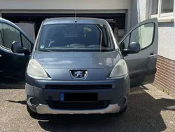 Grau Gebraucht 2011 Peugeot Partner Van / Kleinbus | 16.500 €