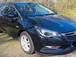 Schwarz Gebraucht 2018 Opel Astra Ultimate Kombi | 11.500 € (Guter Preis)