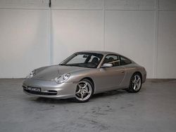 Grau Gebraucht 2002 Porsche 911 Carrera 4 Coupé | 36.900 €