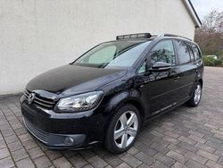 Schwarz Gebraucht 2014 VW Touran Cup Van / Kleinbus | 10.900 € (Etwas zu teuer)