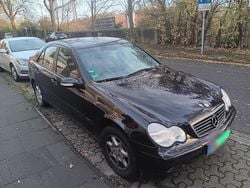 Schwarz Gebraucht 2002 Mercedes C180 Limousine | 1.320 € (Guter Preis)