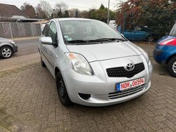 Grau Gebraucht 2007 Toyota Yaris Kleinwagen | 1.800 € (Fairer Preis)