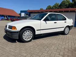 Weiß Gebraucht 1991 BMW 318 Limousine | 4.750 €