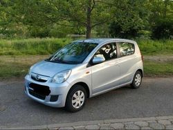 Silber Gebraucht 2008 Daihatsu Cuore Kleinwagen | 1.899 € (Fairer Preis)
