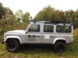 Silber zermatt silver metallic Gebraucht 2011 Land Rover Defender SUV | 56.500 €