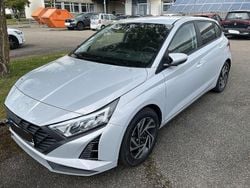 Grau Gebraucht 2024 Hyundai i20 Select Kleinwagen | 15.500 € (Fairer Preis)