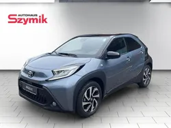 Grau Gebraucht 2024 Toyota Aygo Team Kleinwagen | 16.200 € (Fairer Preis)