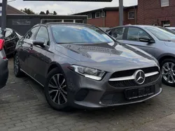 Mountaingrau met. Gebraucht 2020 Mercedes A180 Limousine | 20.300 € (Fairer Preis)