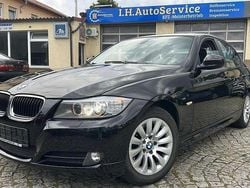 Saphirschwarz Gebraucht 2009 BMW 320 Limousine | 5.200 € (Guter Preis)
