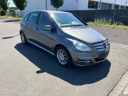 Grau Gebraucht 2009 Mercedes B200 Van / Kleinbus | 6.990 € (Etwas zu teuer)