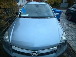 Grau Gebraucht 2007 Opel Astra Limousine | 2.400 € (Guter Preis)