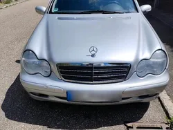 Silber Gebraucht 2001 Mercedes C200 Classic Limousine | 3.300 €