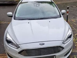 Weiß Gebraucht 2016 Ford Focus Titanium Kleinwagen | 7.200 € (Guter Preis)