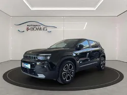 Solid black met. Gebraucht 2023 Jeep Avenger EV Summit SUV | 26.990 € (Fairer Preis)