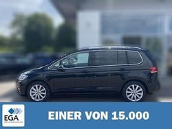 Schwarz metallic Gebraucht 2024 VW Touran Highline Van / Kleinbus | 35.150 € (Fairer Preis)