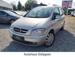 Grau Gebraucht 2005 Opel Zafira Van / Kleinbus | 3.290 € (Fairer Preis)