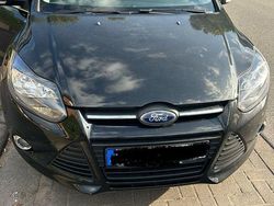 Schwarz Gebraucht 2012 Ford Focus Champions Edition Limousine | 6.050 € (Fairer Preis)