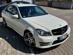 Weiß Gebraucht 2012 Mercedes C220 Avantgarde Limousine | 10.555 € (Teuer)