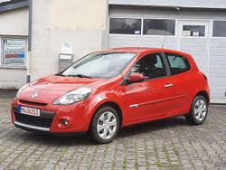 Rot Gebraucht 2010 Renault Clio III Dynamique Limousine | 3.300 € (Fairer Preis)