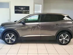 Lackierung platiniumgrau/meta Gebraucht 2023 Peugeot 3008 Allure SUV | 21.592 € (Guter Preis)