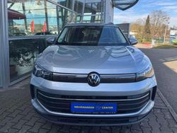 Silber Gebraucht 2024 VW Tiguan Life SUV | 39.990 € (Teuer)