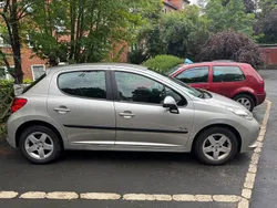 Silber Gebraucht 2009 Peugeot 207 Limousine | 2.575 € (Etwas zu teuer)