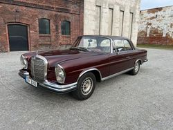 Rot Gebraucht 1965 Mercedes W111 SE | 39.900 €