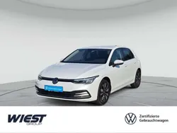 Oryxweiß perlmutteffekt Gebraucht 2024 VW Golf VIII Move Limousine | 24.880 € (Guter Preis)
