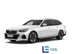 Mineralweiss Gebraucht 2024 BMW 520 Performance Kombi | 53.430 € (Guter Preis)