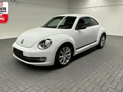 Weiß (purweiss) Gebraucht 2015 VW Beetle CLUB Kleinwagen | 13.480 € (Fairer Preis)