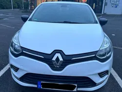 Weiß Gebraucht 2017 Renault Clio IV LIMITED Limousine | 8.500 € (Fairer Preis)
