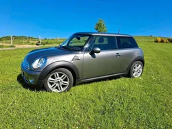 Grau Gebraucht 2009 Mini Cooper Kleinwagen | 7.500 € (Teuer)
