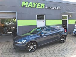 Blau Gebraucht 2018 Volvo V40 Momentum Kombi | 16.900 € (Etwas zu teuer)