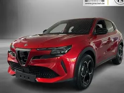 Rot Neu 2025 Alfa Romeo GT Junior Edizione Speciale SUV | 30.980 € (Fairer Preis)