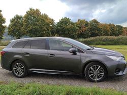 Grau Gebraucht 2015 Toyota Avensis Edition-S Kombi | 12.900 € (Fairer Preis)