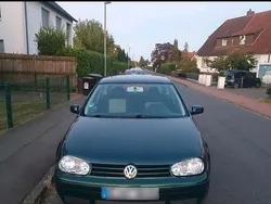 Grün Gebraucht 2001 VW Golf IV Kleinwagen | 1.300 € (Fairer Preis)