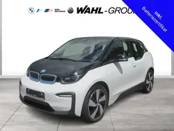 Capparisweiß mit akzent bmw i blau Gebraucht 2022 BMW i3 Kleinwagen | 21.525 € (Fairer Preis)