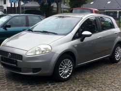 Grau Gebraucht 2009 Fiat Grande Punto Kleinwagen | 2.490 € (Fairer Preis)