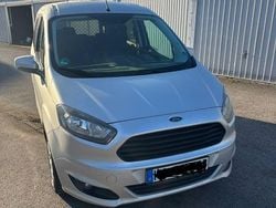 Silber Gebraucht 2017 Ford Tourneo Courier Trend Van / Kleinbus | 5.700 € (Guter Preis)