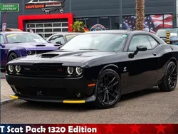Pitch black Neu 2024 Dodge Challenger Coupé | 65.800 € (Superpreis)