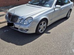 Silber Gebraucht 2008 Mercedes E220 Limousine | 7.999 € (Teuer)