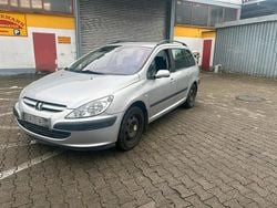 Silber Gebraucht 2004 Peugeot 307 Limousine | 2.250 € (Fairer Preis)