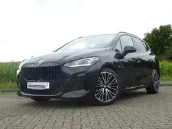 Schwarz Gebraucht 2022 BMW 223 Active Tourer M Sport Van / Kleinbus | 33.950 € (Fairer Preis)